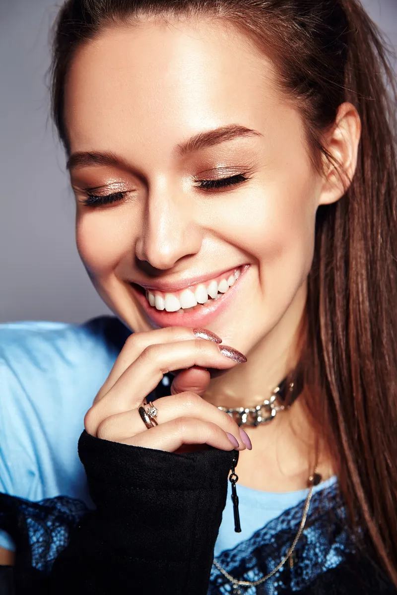 Esenyurt'ta 
Diş Beyazlatma (Bleaching) Tedavileri ve Fiyatları